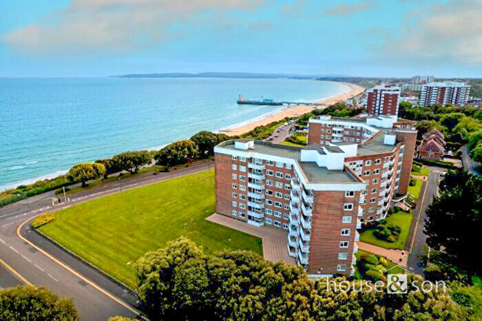 2 Bedroom Apartment For Sale In Grove Road, East Cliff, Bournemouth, BH1