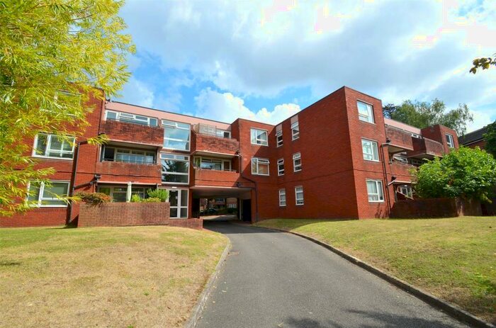 2 Bedroom Apartment To Rent In Albion Road, Sutton, Surrey, SM2