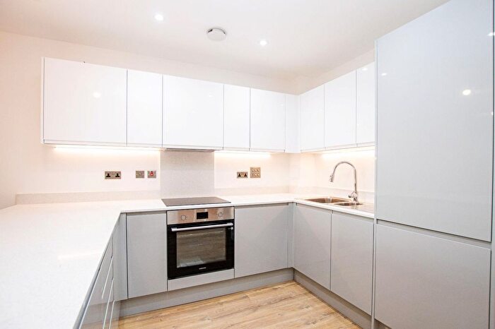 2 Bedroom Flat To Rent In Victoria Road, Pyramid House, TN23
