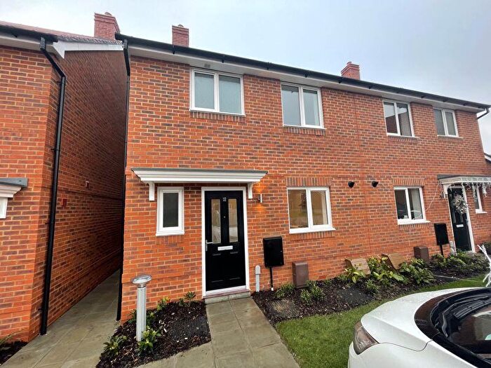 3 Bedroom Semi Detached House To Rent In Piper Way, Chichester, PO19