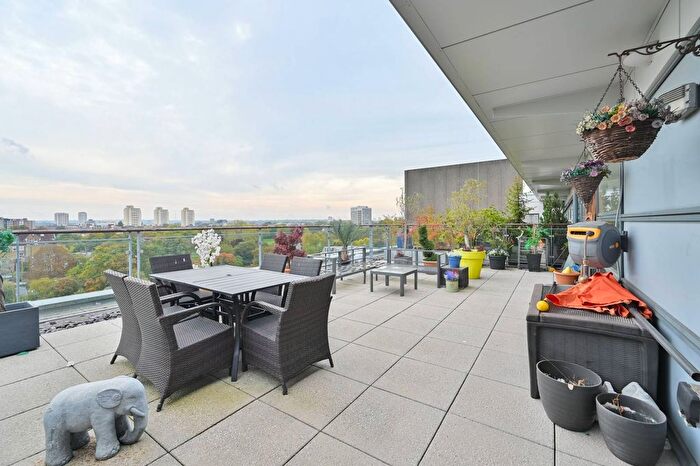 2 Bedroom Flat For Sale In This Space, Nine Elms, London, SW8