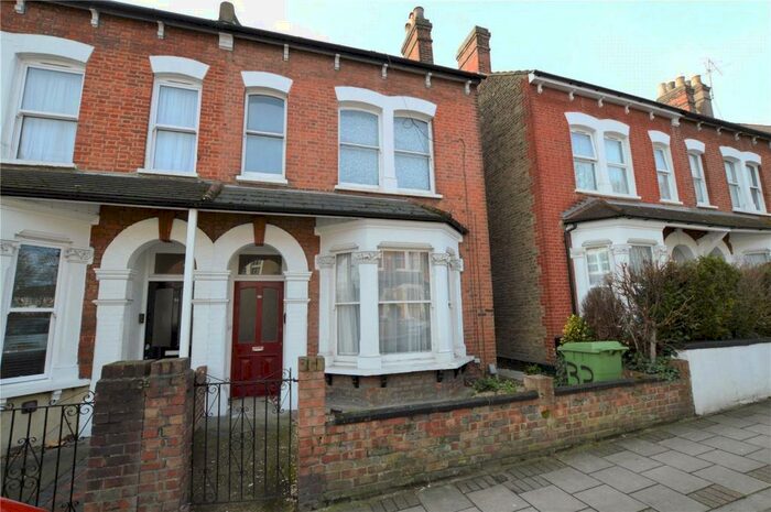 3 Bedroom Apartment To Rent In Lennard Road, London, SE20