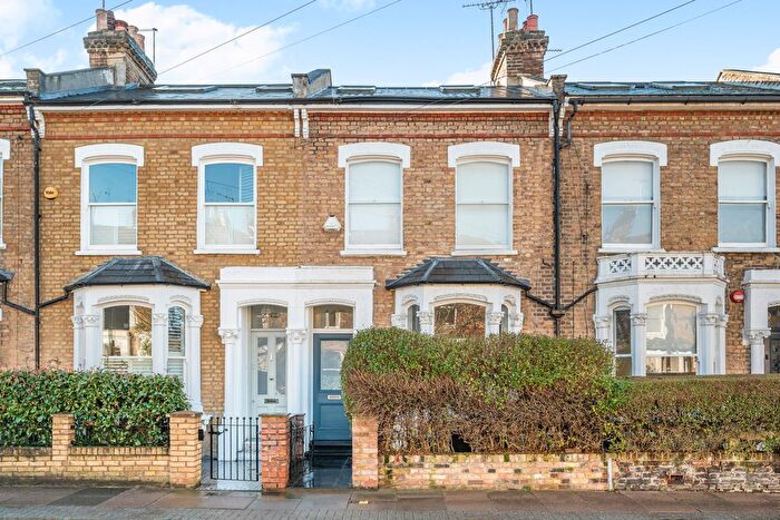 4 Bedroom Terraced House For Sale In Plimsoll Road, London, N4