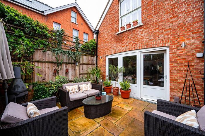 2 Bedroom Detached House For Sale In Lower Kings Road, North Kingston, Kingston Upon Thames, KT2