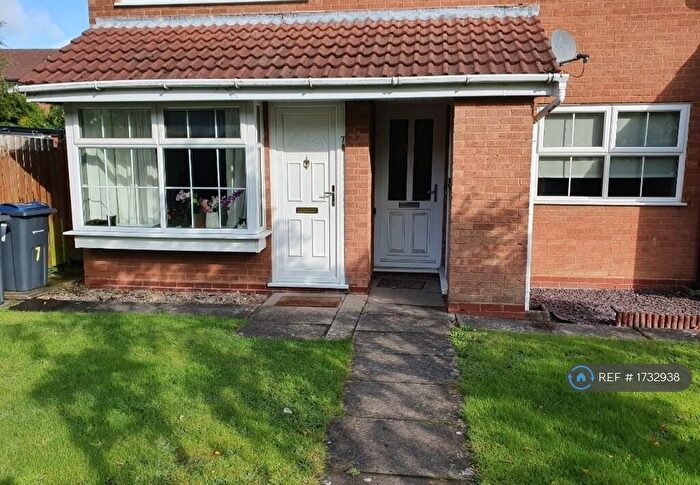 2 Bedroom Maisonette To Rent In Apsley Croft, Birmingham, B38