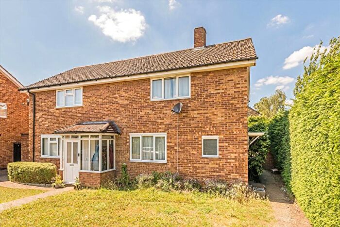 2 Bedroom Semi Detached House To Rent In Kent Way, Surbiton, KT6