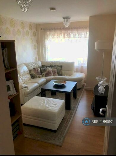 2 Bedroom Flat To Rent In Portway, Manchester (Close To Manchester Airport), M22