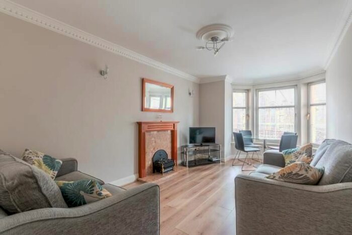 2 Bedroom Flat To Rent In Ratcliffe Terrace, Edinburgh, EH9