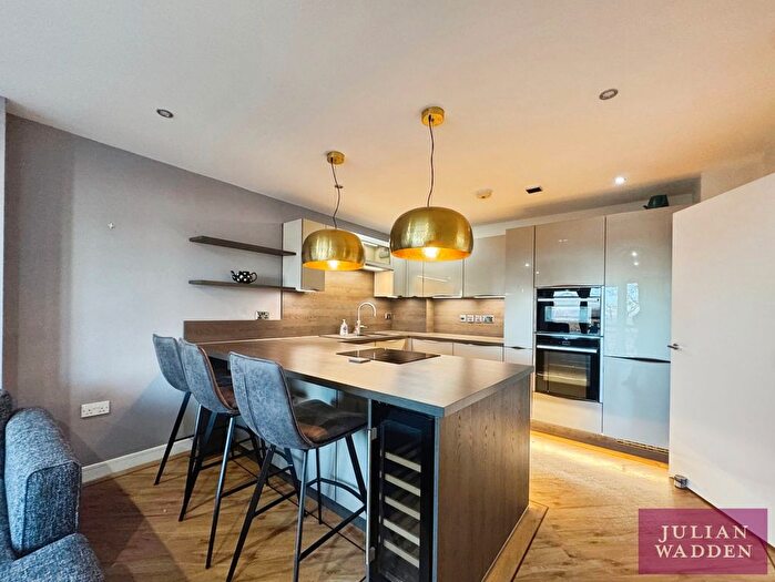 2 Bedroom Flat To Rent In Wilmslow Road, Didsbury, Manchester, M20