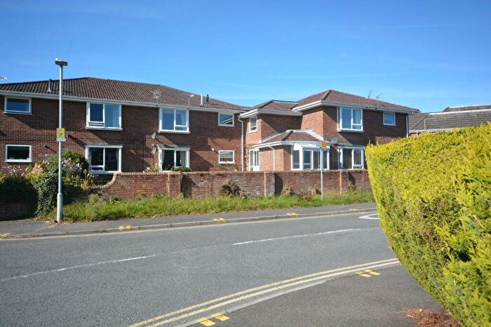 2 Bedroom Flat For Sale In Grange Road, Broadstone, Dorset, BH18