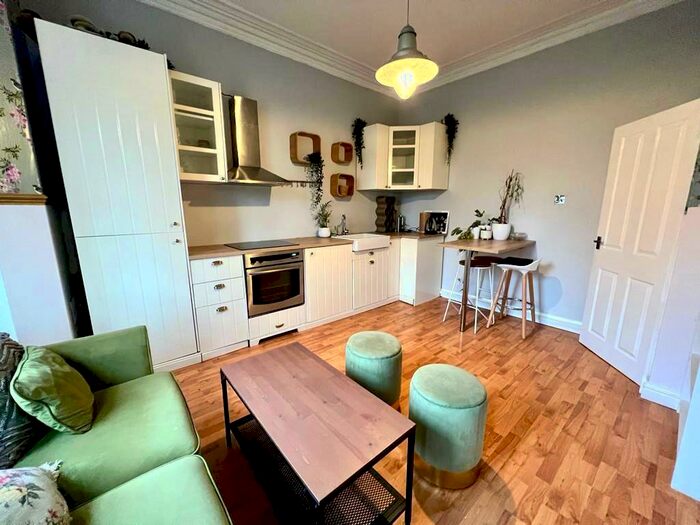 2 Bedroom Apartment To Rent In Demesne Road, Whalley Range, M16