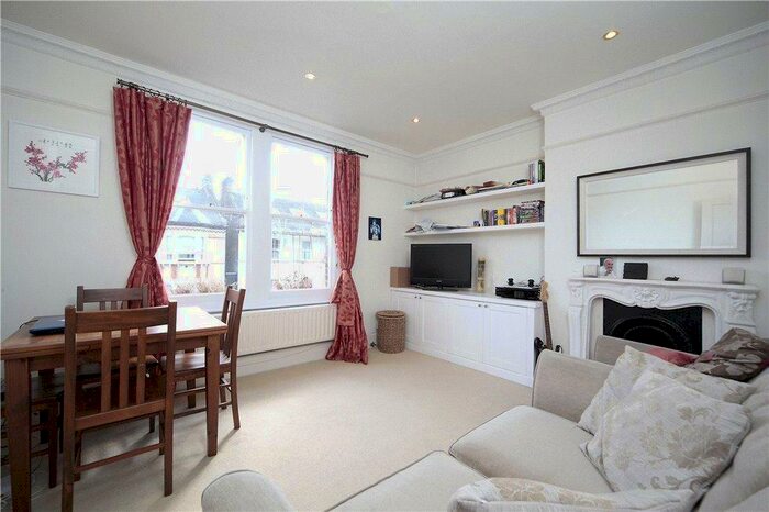 2 Bedroom Flat To Rent In Balham Park Road, Balham, London, SW12