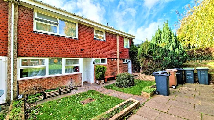 5 Bedroom Terraced House To Rent In Eaton Green Road, Luton, LU2