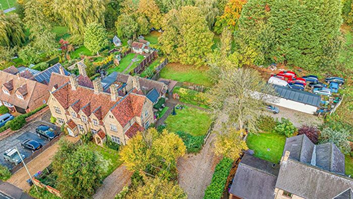 4 Bedroom Semi-Detached House For Sale In High Road, Waterford, Hertford, SG14