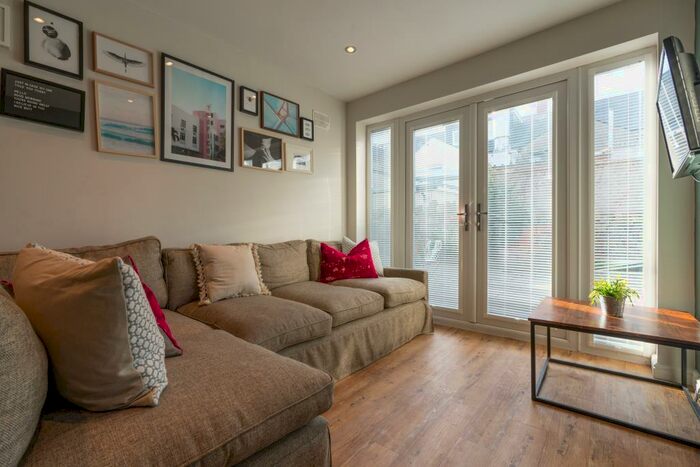 7 Bedroom Terraced House To Rent In Rhymney Street, Cardiff, CF24