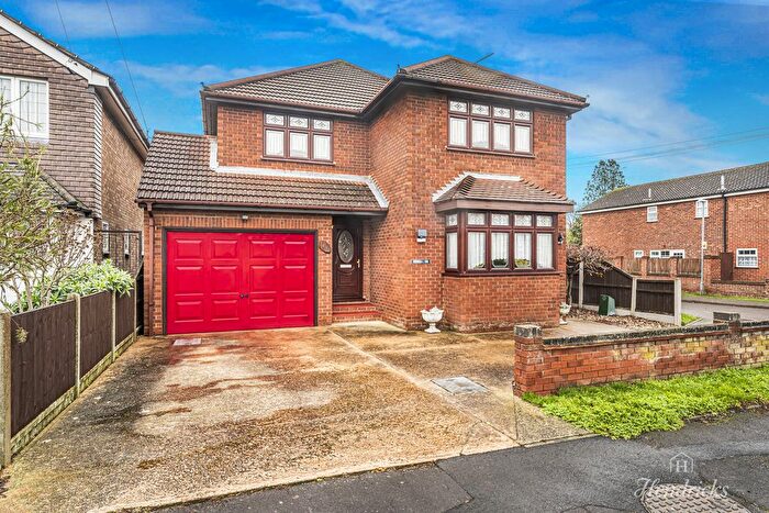 4 Bedroom Detached House For Sale In Golden Cross Road, Rochford, SS4