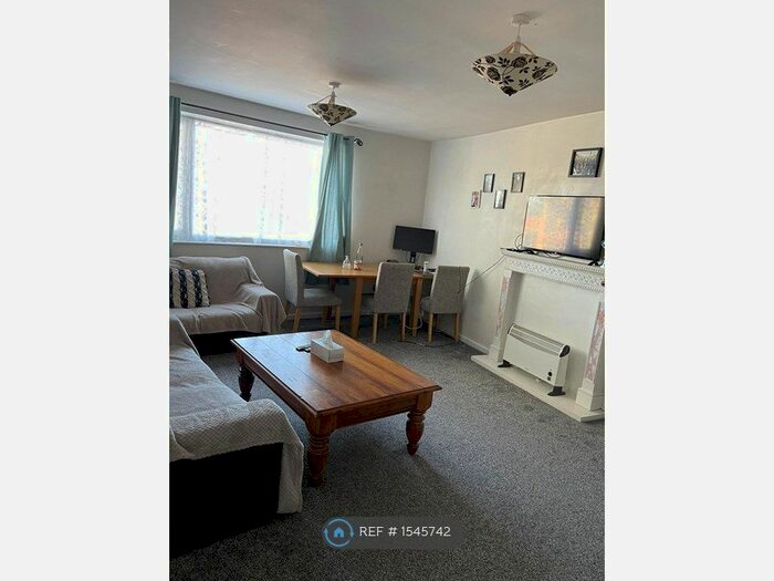 1 Bedroom Flat To Rent In Walmley Road, Sutton Coldfield, B76