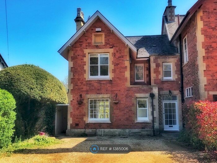 3 Bedroom Semi-Detached House To Rent In The Orchards, Cheltenham, GL52