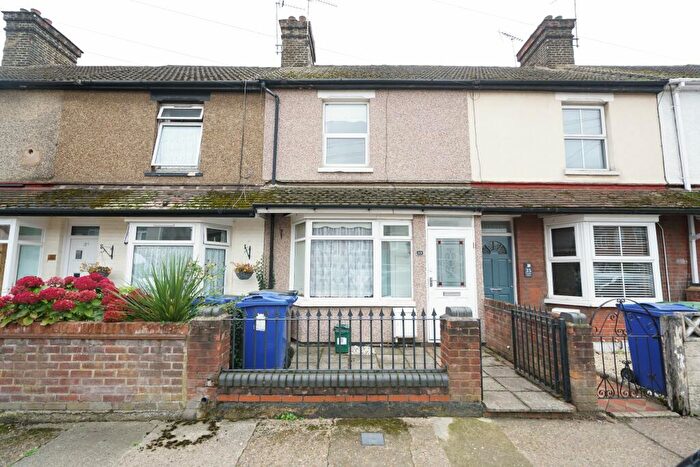 2 Bedroom Terraced House To Rent In Crescent Avenue, Grays, RM17