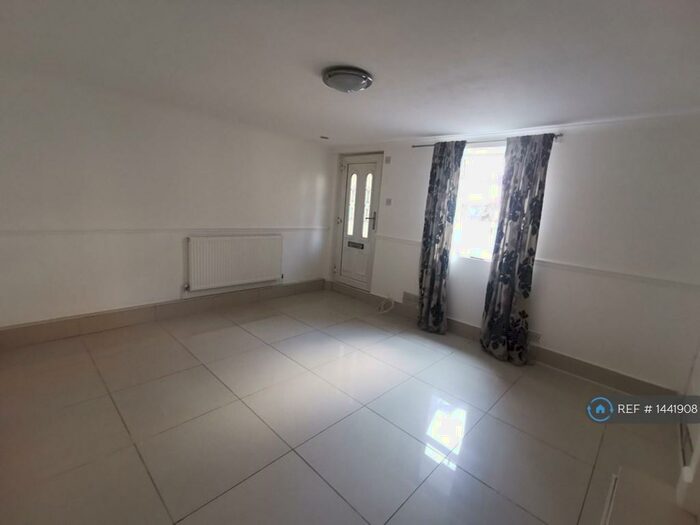 1 Bedroom Flat To Rent In William Street, Reading, RG1