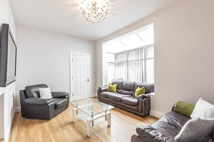 5 Bedroom Terraced House To Rent In Wellesley Avenue, Hull, HU6