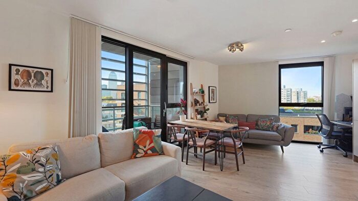 1 Bedroom Flat For Sale In London, London, E14