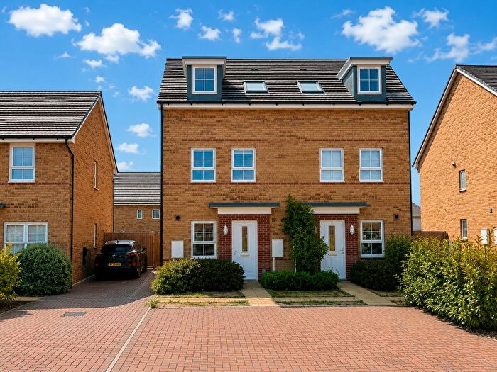 3 Bedroom Semi-Detached House For Sale In Strickland Way, Wimborne, BH21