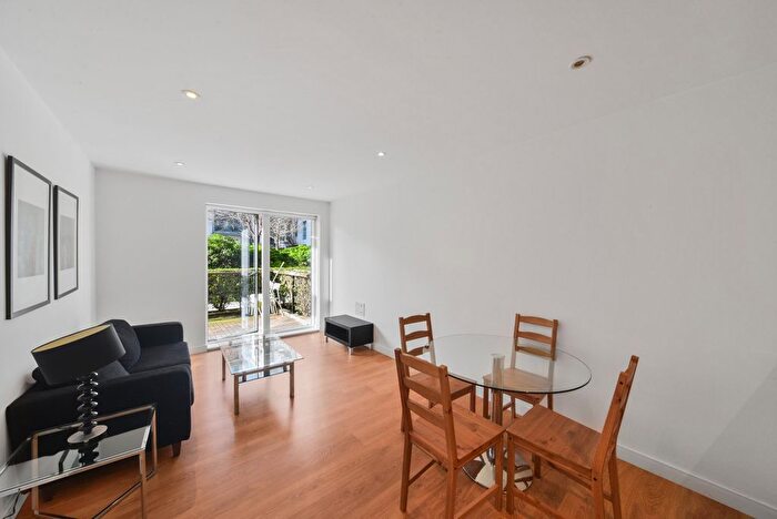 1 Bedroom Flat To Rent In Seven Sea Gardens, Bow, London, E3