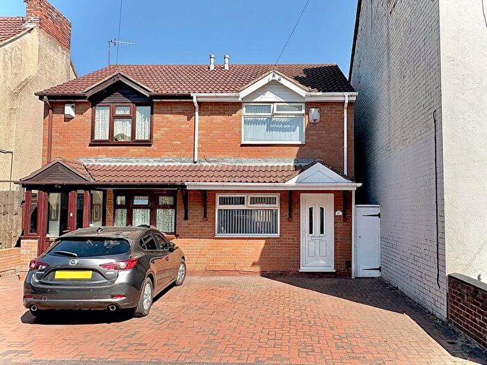 2 Bedroom Semi-Detached House For Sale In Commonside, Brierley Hill, DY5