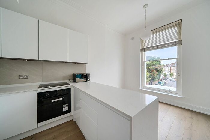 2 Bedroom Flat For Sale In Elgin Avenue, London, W9