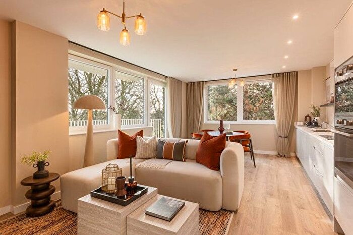 2 Bedroom Flat For Sale In High Street, Southall, UB1