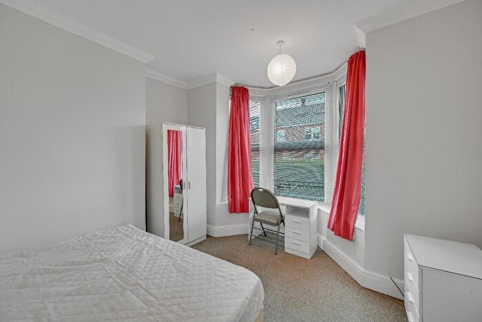 4 Bedroom House To Rent In Cherry Street, Sheffield, S2