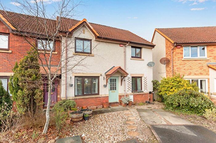3 Bedroom Semi Detached House For Sale In The Murrays, Edinburgh, EH17