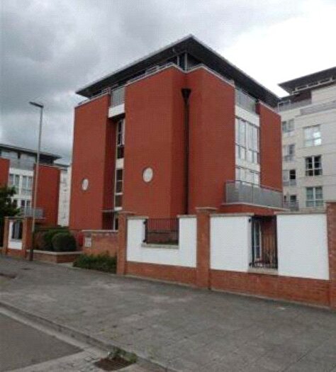 2 Bedroom Maisonette For Sale In Watkin Road, Leicester, Leicestershire, LE2