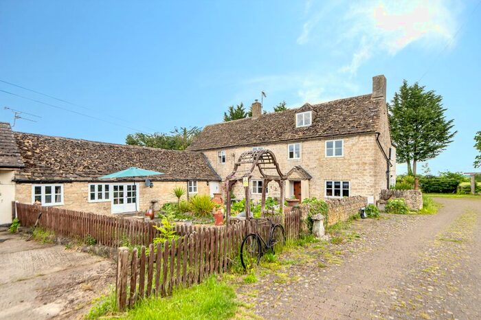 5 Bedroom Farmhouse For Sale In Hayes Knoll, Purton Stoke, Cricklade, Wiltshire, SN5