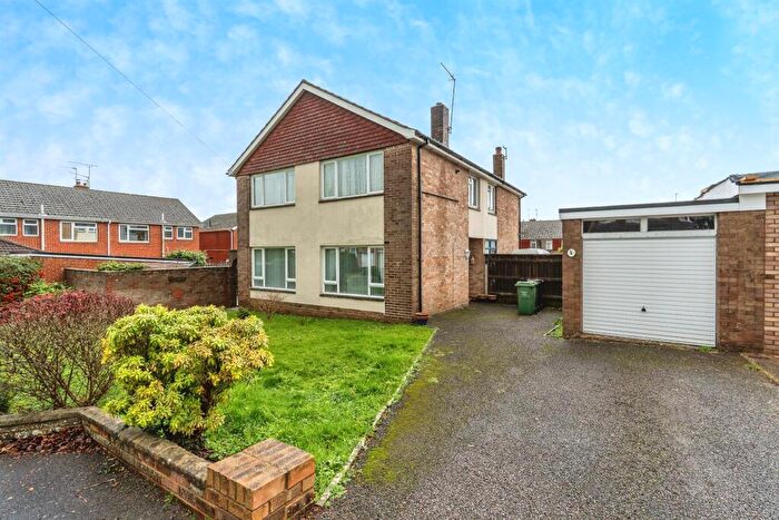 3 Bedroom Semi-Detached House For Sale In Kennett Close, Romsey, SO51