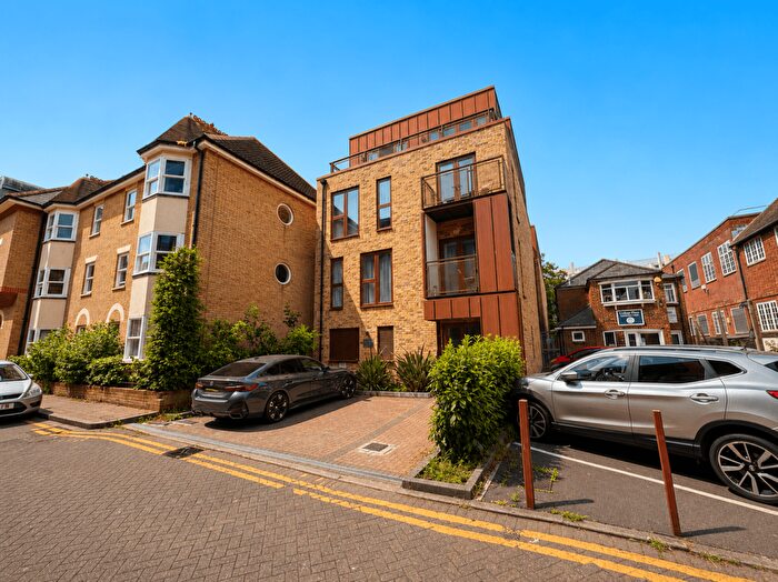 1 Bedroom Flat To Rent In St Marks House, Cottage Place, Chelmsford, Essex, CM1