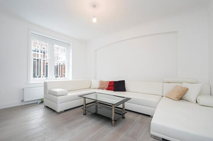 1 Bedroom Flat For Sale In Park Walk, Chelsea, London, SW10
