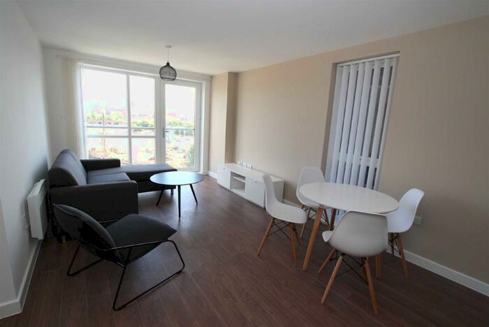 3 Bedroom Apartment To Rent In The Riley Building, Derwent St., M5