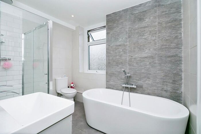 3 Bedroom Terraced House For Sale In Dock View Road, Barry, CF63