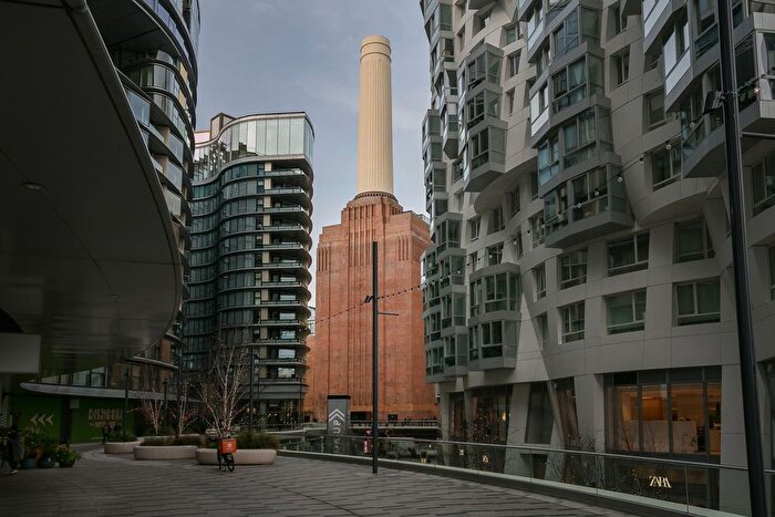 1 Bedroom Flat For Sale In Circus Road West, Battersea, SW11