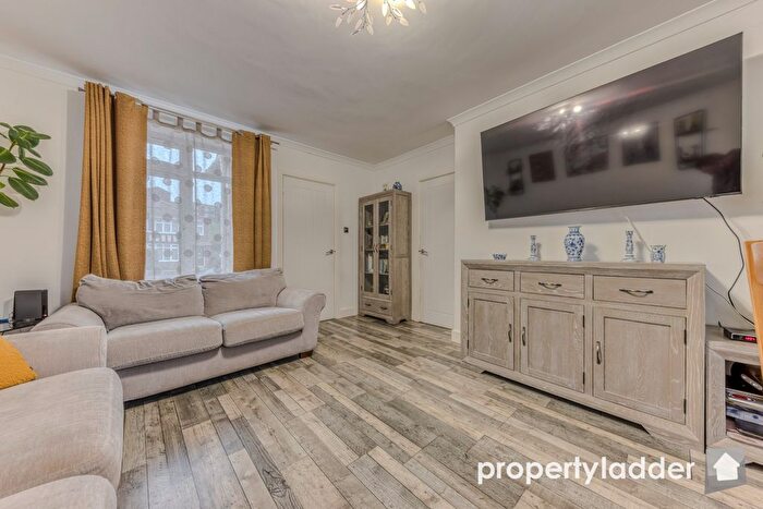 3 Bedroom End Of Terrace House For Sale In Cavell Road, Norwich, NR1