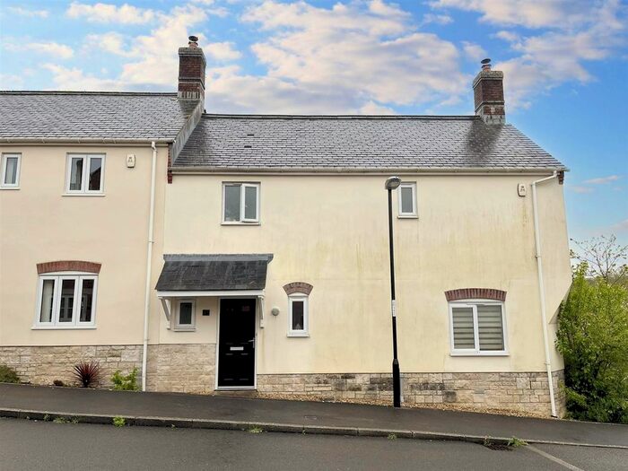 4 Bedroom End Of Terrace House To Rent In Haydon Hill Close, Charminster, Dorchester, DT2