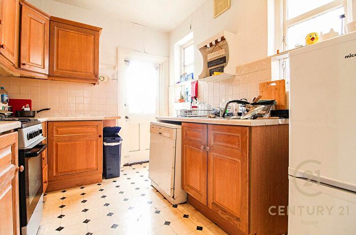 4 Bedroom Semi-Detached House To Rent In Surbiton Road Kingston Upon Thames, KT1