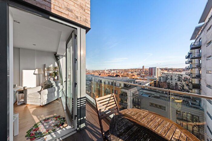 2 Bedroom Flat For Sale In Norman Road, London, SE10