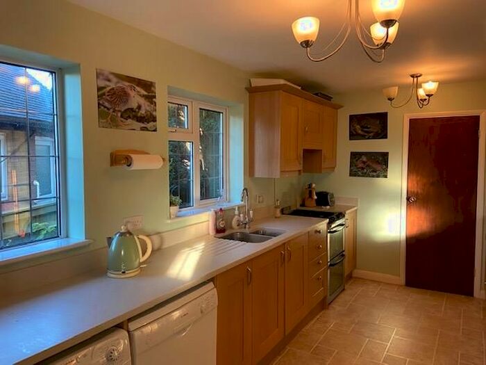 3 Bedroom Property To Rent In Alderbrook Close, Crowborough TN6