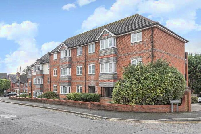 2 Bedroom Apartment To Rent In High Wycombe, Buckinghamshire, HP13