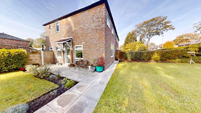 3 Bedroom Semi-Detached House For Sale In Bannerman Avenue, Prestwich, M25