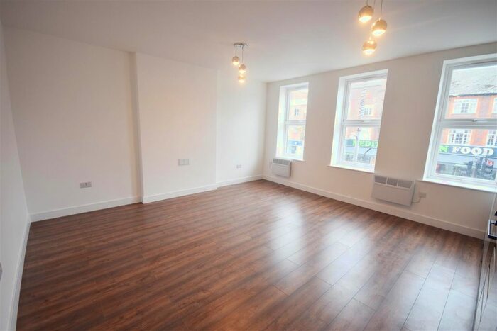 2 Bedroom Flat To Rent In Heath Road, Twickenham, TW1