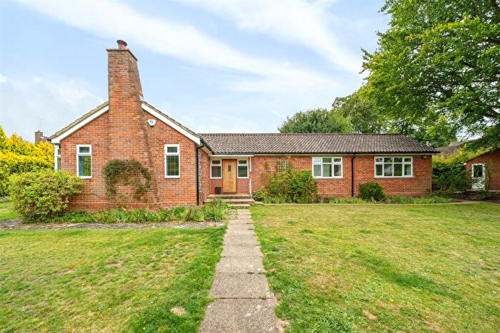 4 Bedroom Detached Bungalow To Rent In Levylsdene, Guildford, GU1